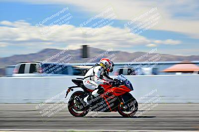 media/Mar-25-2024-Moto Forza (Mon) [[8d4319bd68]]/4-Novice Group/Session 4 Front Straight Speed Pans/